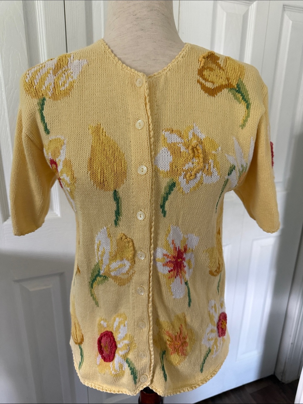 Vintage Susan Bristol Yellow Knit Cardigan Floral Hand Embroidered Sz S